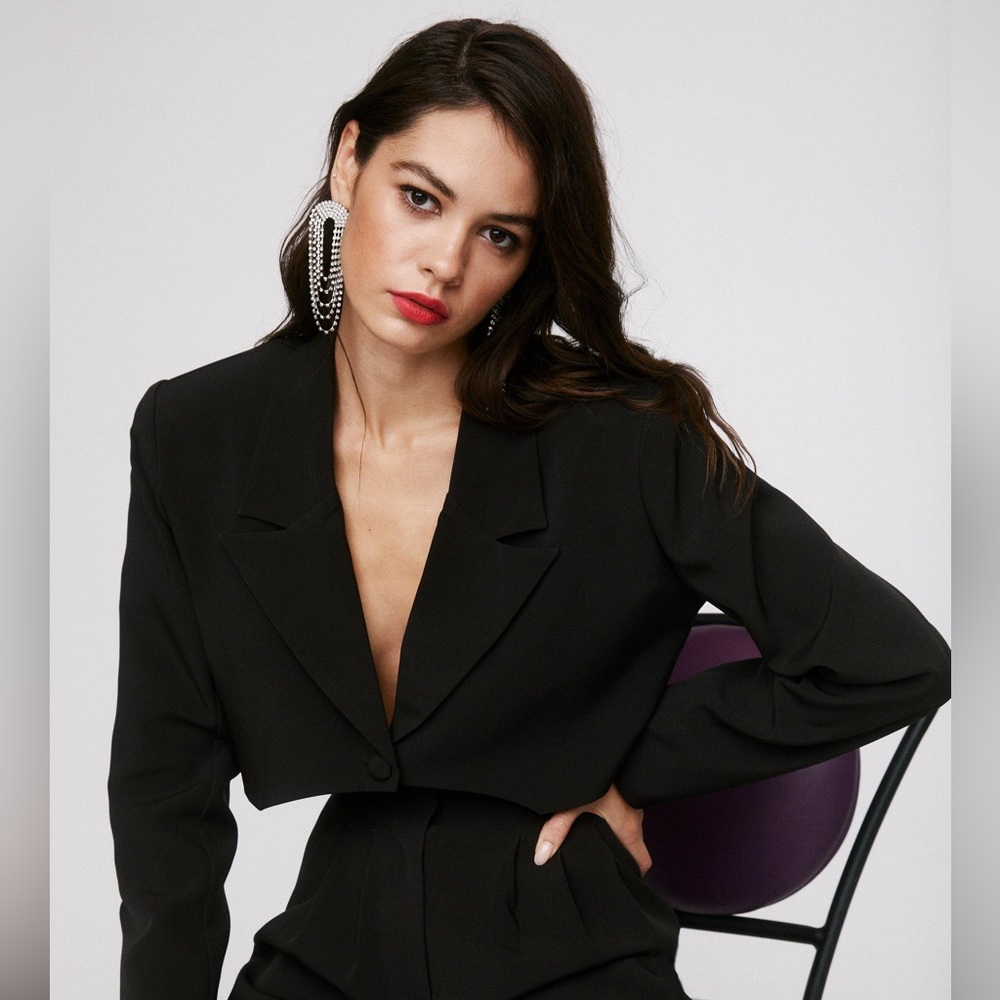 NWT Em Rata Nasty Gal Power Through Cropped Blazer